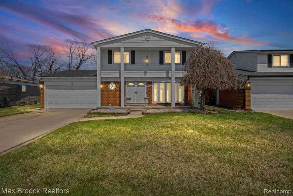 Homes For Sale - 2923 Groves Drive <br/> Sterling Heights, MI 48310