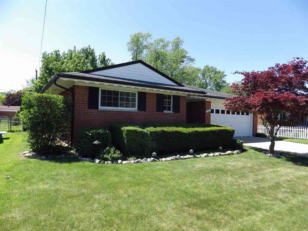 Homes For Sale - 29619 Pinto Drive <br/> Warren, MI 48093
