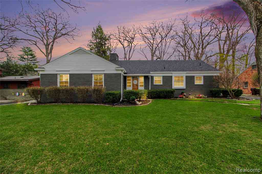 Homes For Sale - 330 Cole Road <br/> Monroe, MI 48162