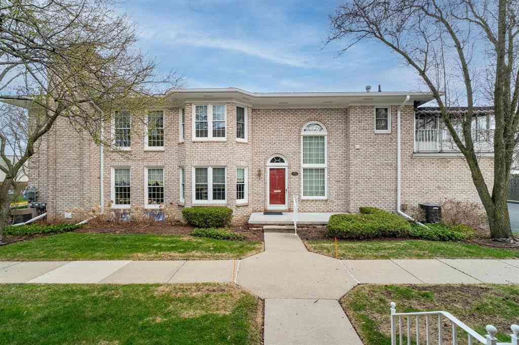 Condo For Sale - 172 Windwood Pointe Avenue <br/> Saint Clair Shores, MI 48080
