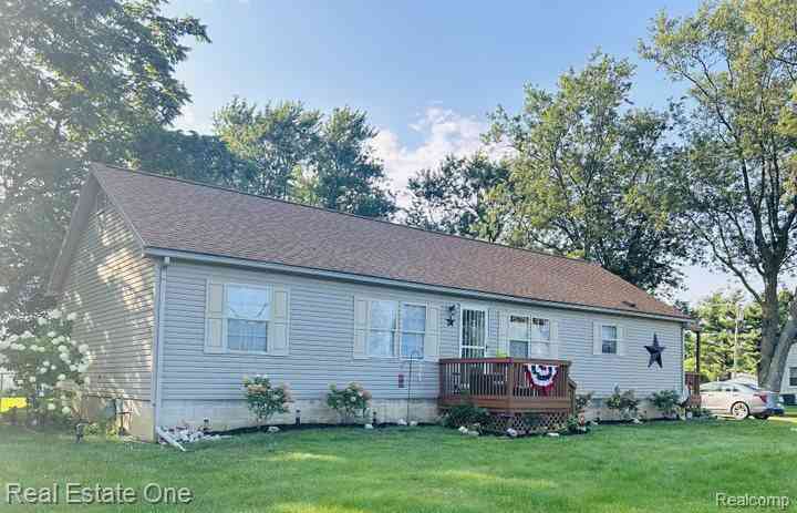 Homes For Sale - 343 Bates Lane <br/> Monroe, MI 48162