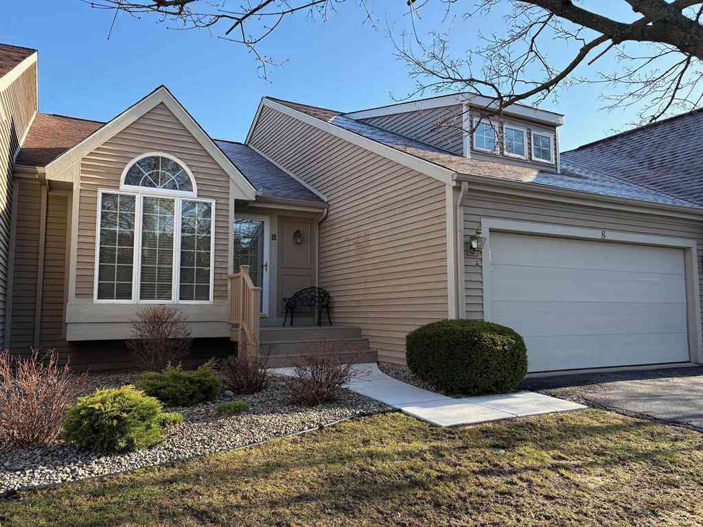 Condo For Sale - 8 E Mallard Cove Drive <br/> Saginaw, MI 48603