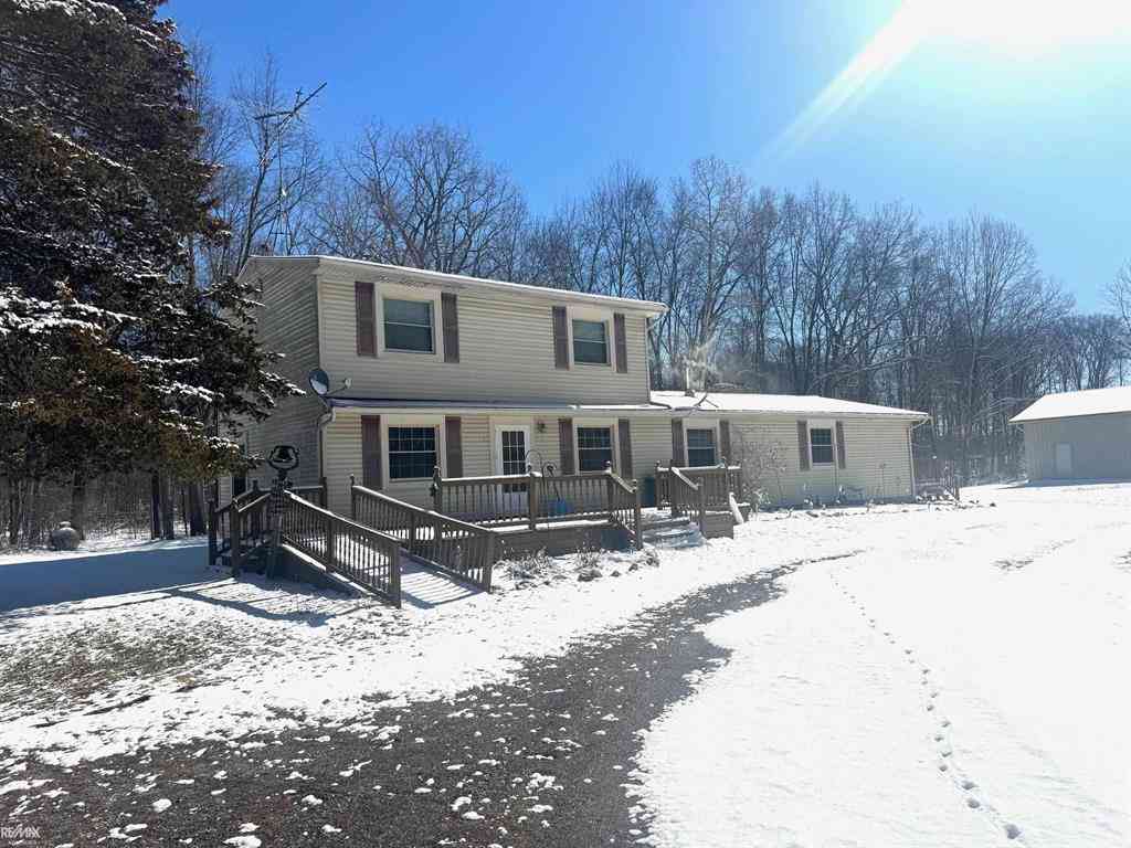 Homes For Sale - 3915 Gregory Road <br/> Gregory, MI 48137