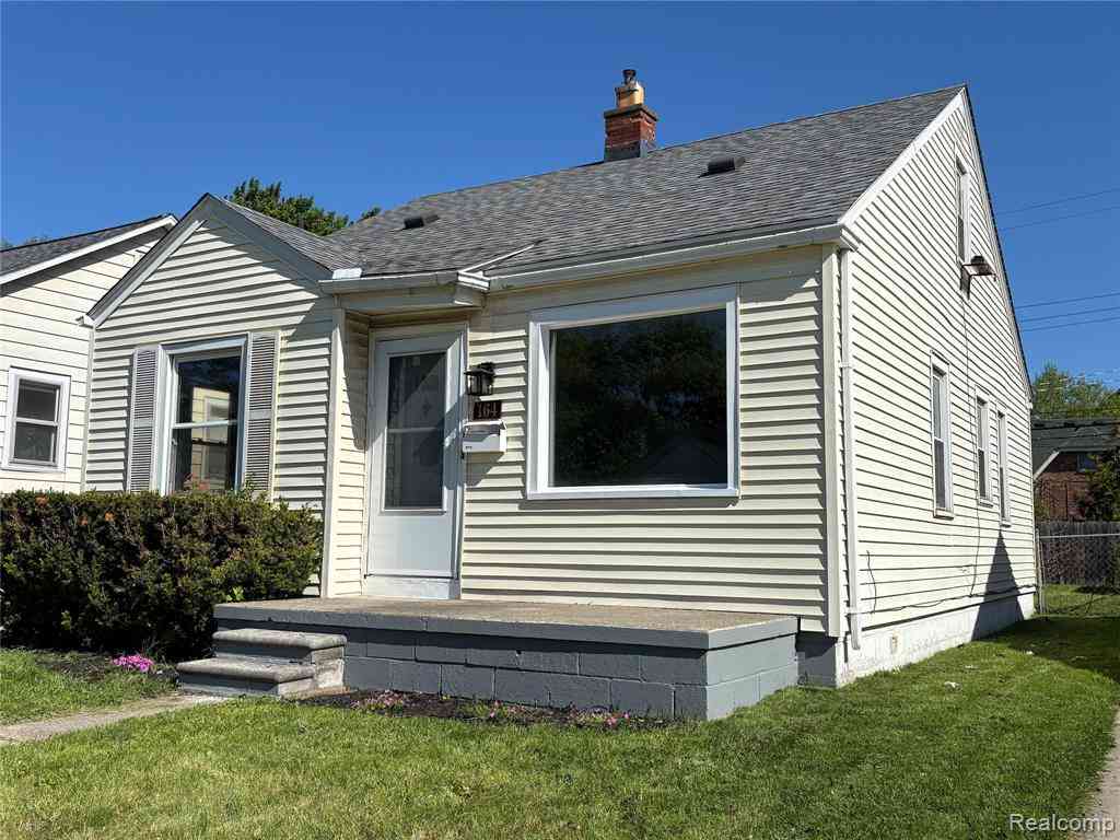 Homes For Sale - 164 W Browning Avenue <br/> Hazel Park, MI 48030