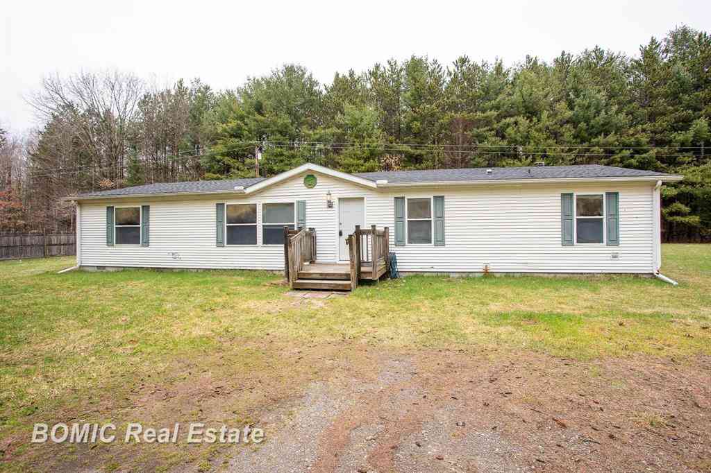 Homes For Sale - 4562 Hanes Road <br/> Vassar, MI 48768