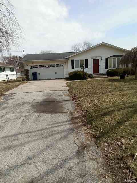 Homes For Sale - 4141 Amelia Drive <br/> Saginaw, MI 48601
