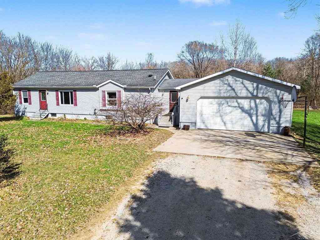 Homes For Sale - 8501 S Raucholz Road <br/> Saginaw County, Saint Charles, MI 48655