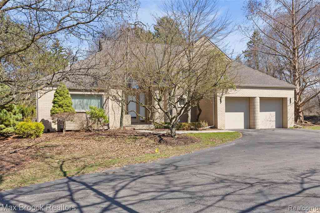 Condo For Sale - 1603 Franklin Hills Drive  #1<br/> Bloomfield Hills, MI 48302