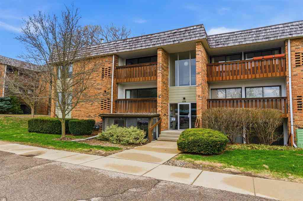 Condo For Rent - 1235 S Maple Road  #201<br/> Ann Arbor, MI 48103