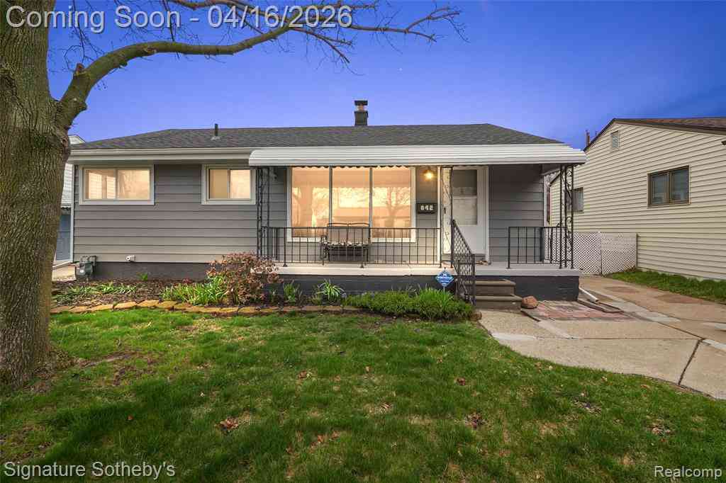 Homes For Sale - 842 Schuman Street <br/> Garden City, MI 48135