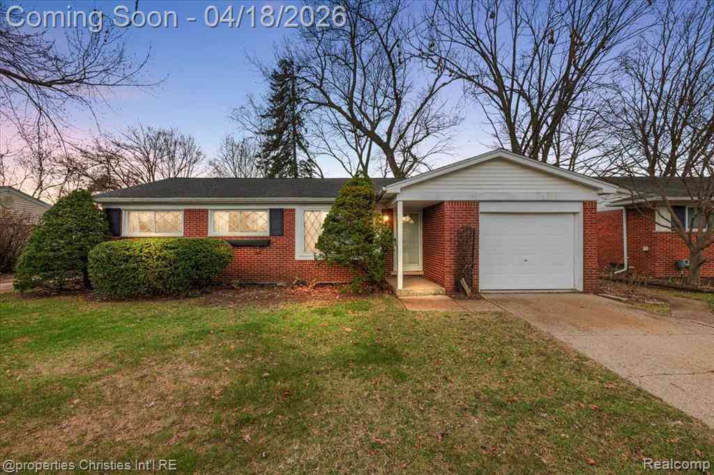Homes For Sale - 37935 Donald Street <br/> Livonia, MI 48154