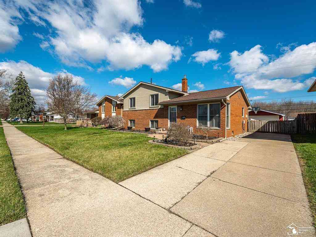 Homes For Sale - 22244 Candace Drive <br/> Wayne County, Rockwood, MI 48173