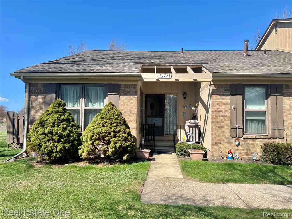 Condo For Sale - 31773 Ivy Lane Lane  #113<br/> Warren, MI 48093