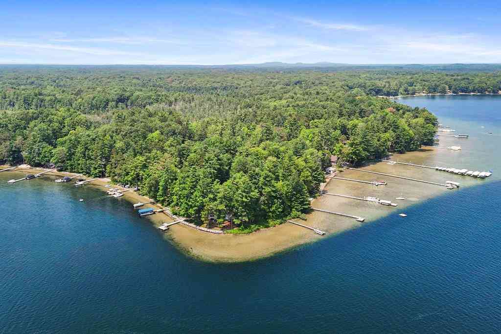 Homes For Sale - 620 Lakewood Road <br/> Traverse City, MI 49685