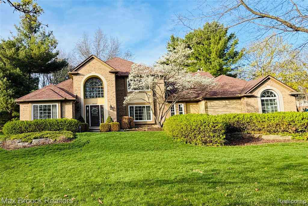 Homes For Sale - 1840 Wexport Lane <br/> Commerce Twp, MI 48382