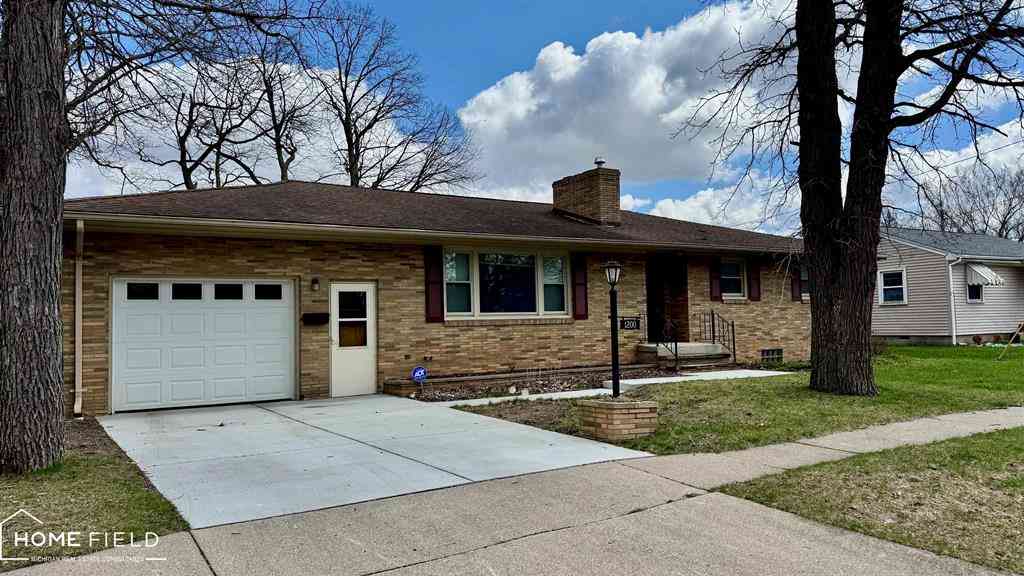 Homes For Sale - 1200 N Dewey Street <br/> Owosso, MI 48867