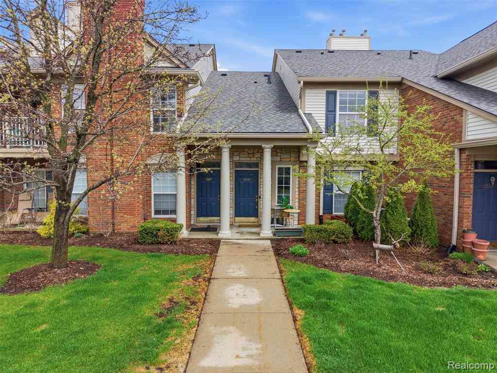 Condo For Sale - 3570 Oakmonte Boulevard <br/> Rochester, MI 48306