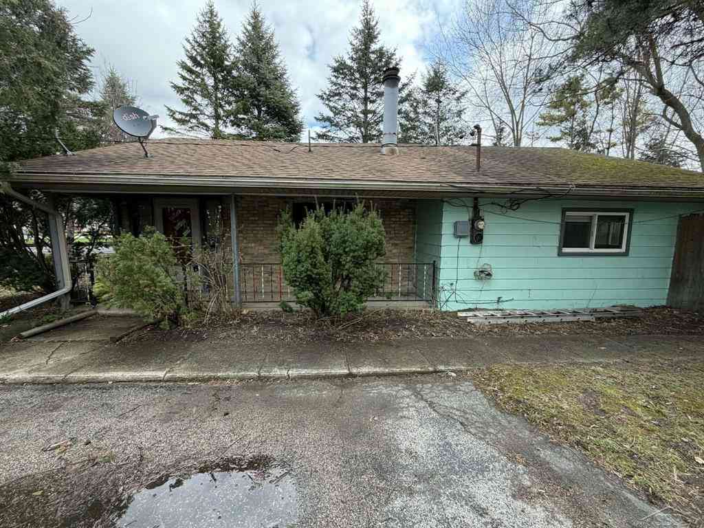 Homes For Sale - 2060 Cass Avenue <br/> Bay City, MI 48708