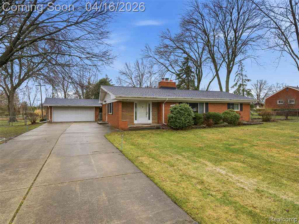 Homes For Sale - 192 Booth Road <br/> Troy, MI 48085