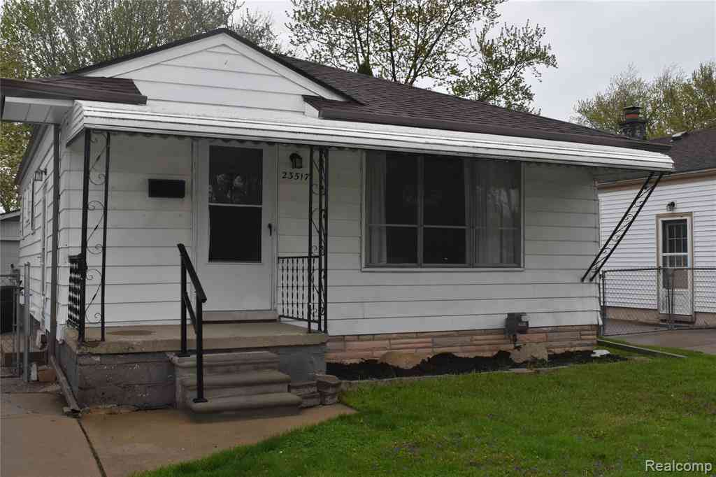 Homes For Sale - 23517 Elmira Street N N<br/> Saint Clair Shores, MI 48082