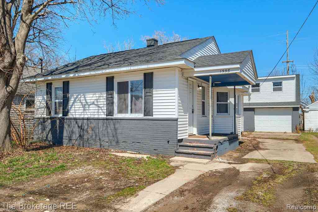 Homes For Sale - 1335 Allen Street <br/> Burton, MI 48529