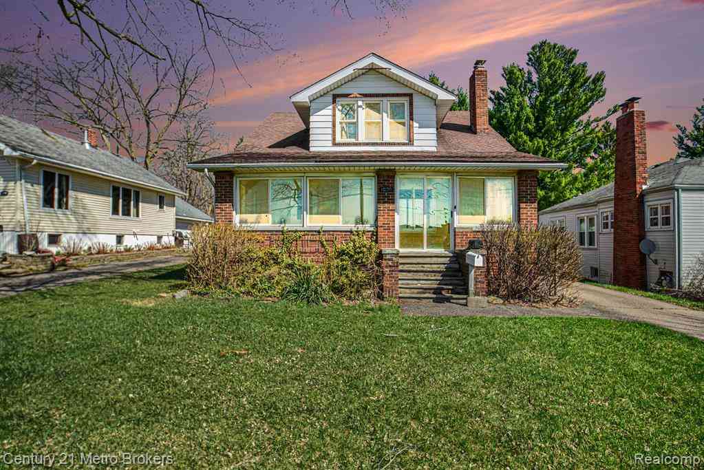 Homes For Sale - 1800 W Genesee Street <br/> Lapeer, MI 48446