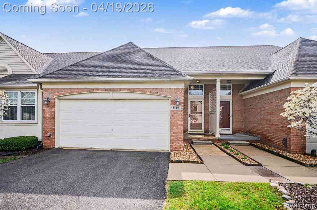 Condo For Sale - 5519 Elmhurst Drive <br/> Wayne County, Trenton, MI 48183