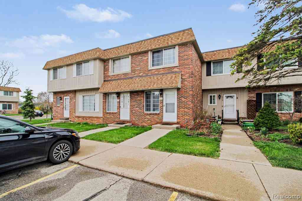 Condo For Sale - 214 Riverbend Drive <br/> Monroe County, Milan, MI 48160
