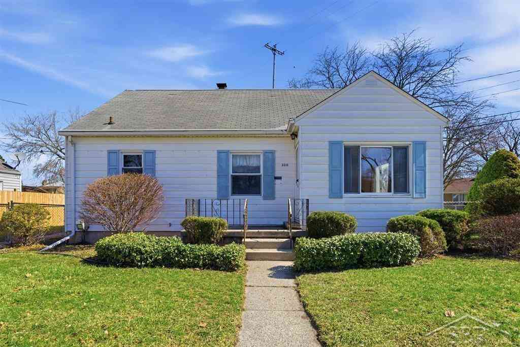 Homes For Sale - 3316 Court Street <br/> Saginaw, MI 48602