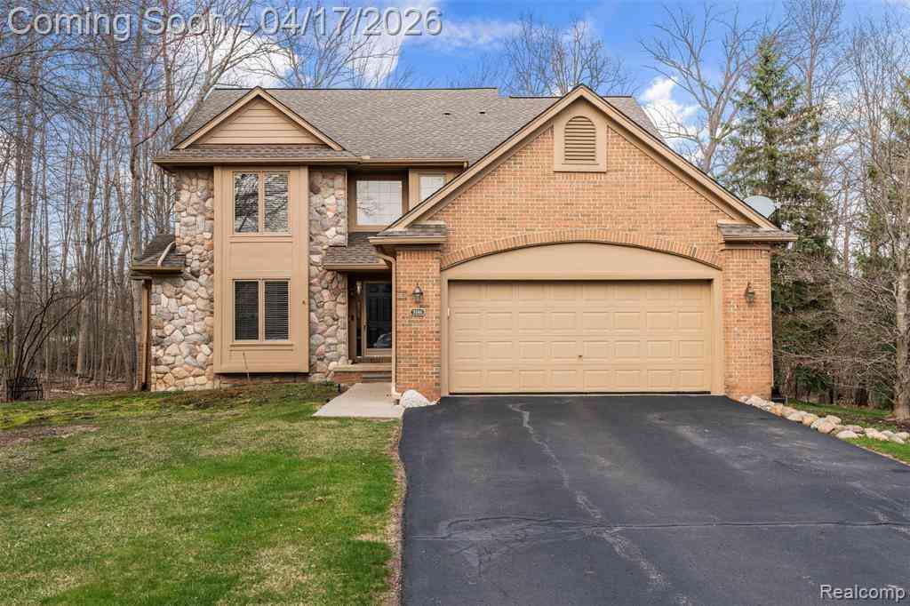 Condo For Sale - 5146 Lagoons Circle  #22<br/> West Bloomfield, MI 48323
