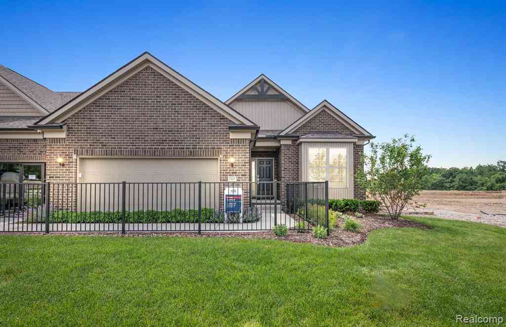 Condo For Sale - 868 Kelpie Drive <br/> Ann Arbor, MI 48108