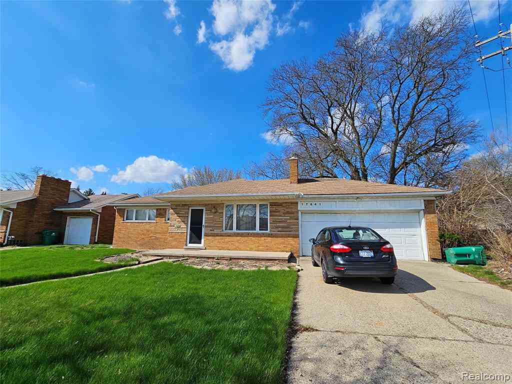 Homes For Sale - 17641 Ego Avenue <br/> Eastpointe, MI 48021
