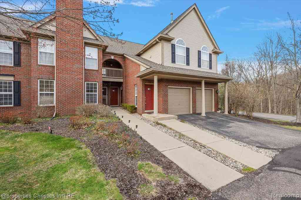 Condo For Sale - 28360 Carlton Way Drive <br/> Novi, MI 48377