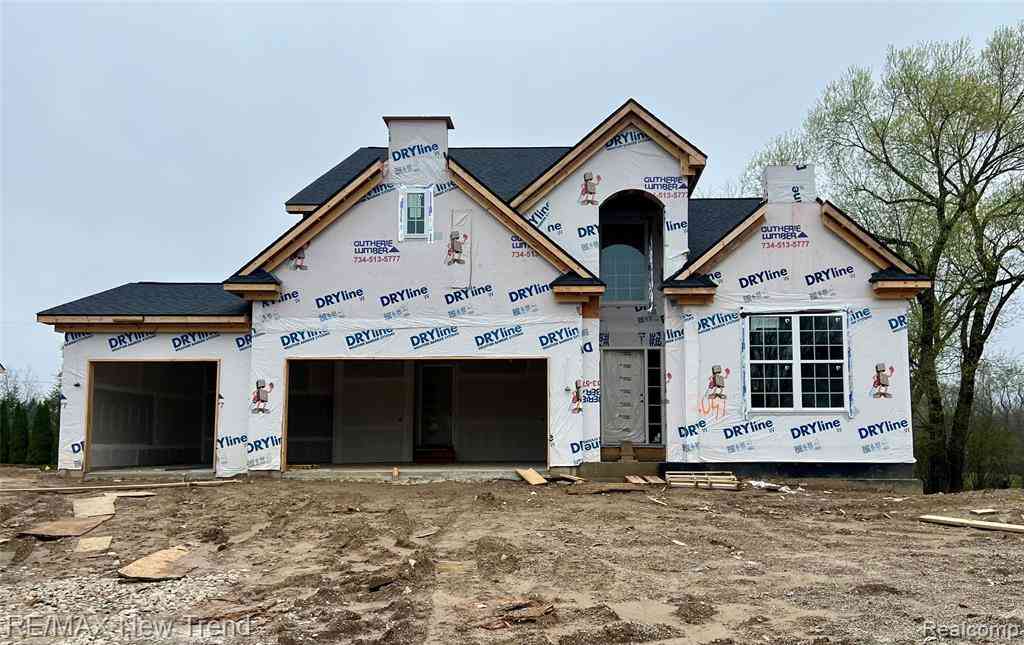 Homes For Sale - 2041 Crested Butte Drive <br/> Oakland County, White Lake, MI 48383