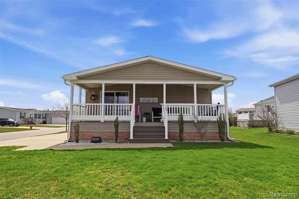 Homes For Sale - 4425 Wynnwood Drive <br/> Howell, MI 48843
