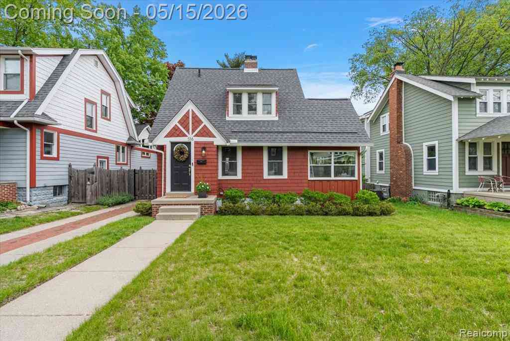 Homes For Sale - 516 Woodcrest Drive <br/> Royal Oak, MI 48067