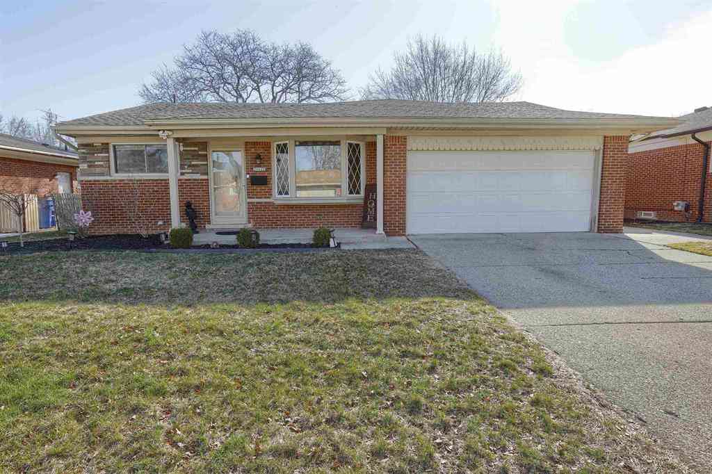 Homes For Sale - 29642 Pinto Drive <br/> Warren, MI 48093