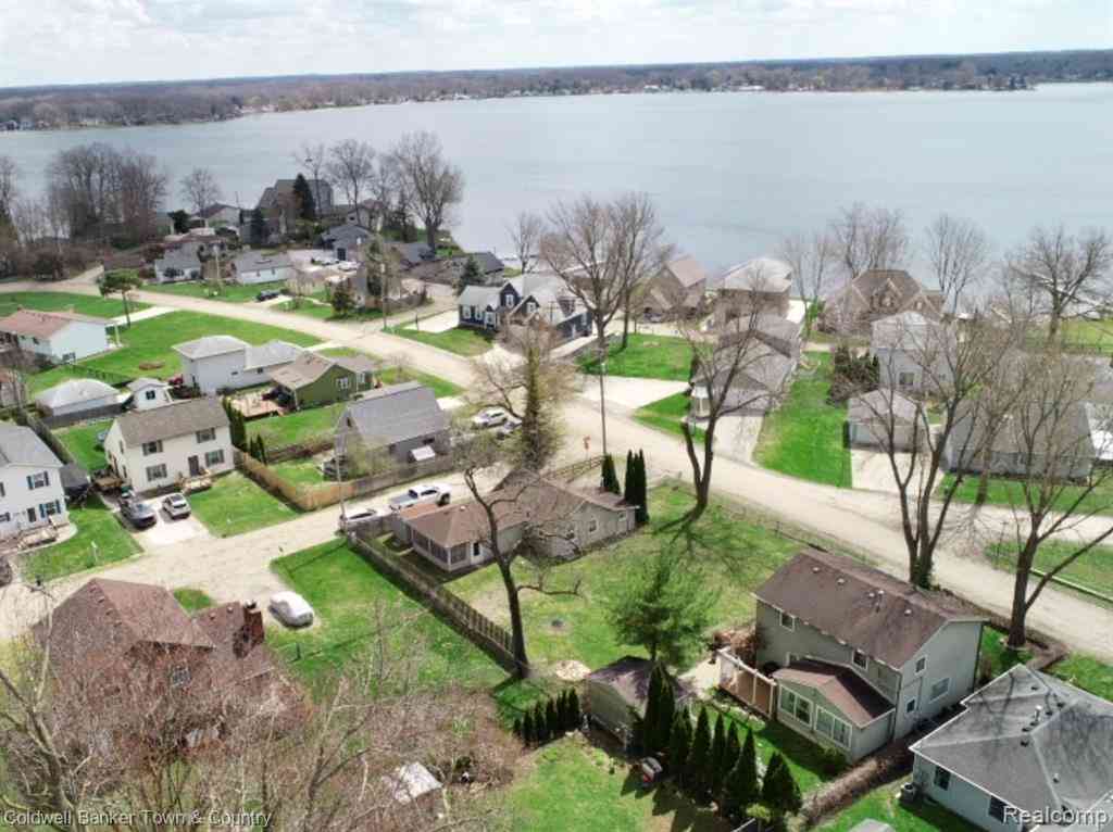 Homes For Sale - 11720 Todds Lane <br/> Whitmore Lake, MI 48189