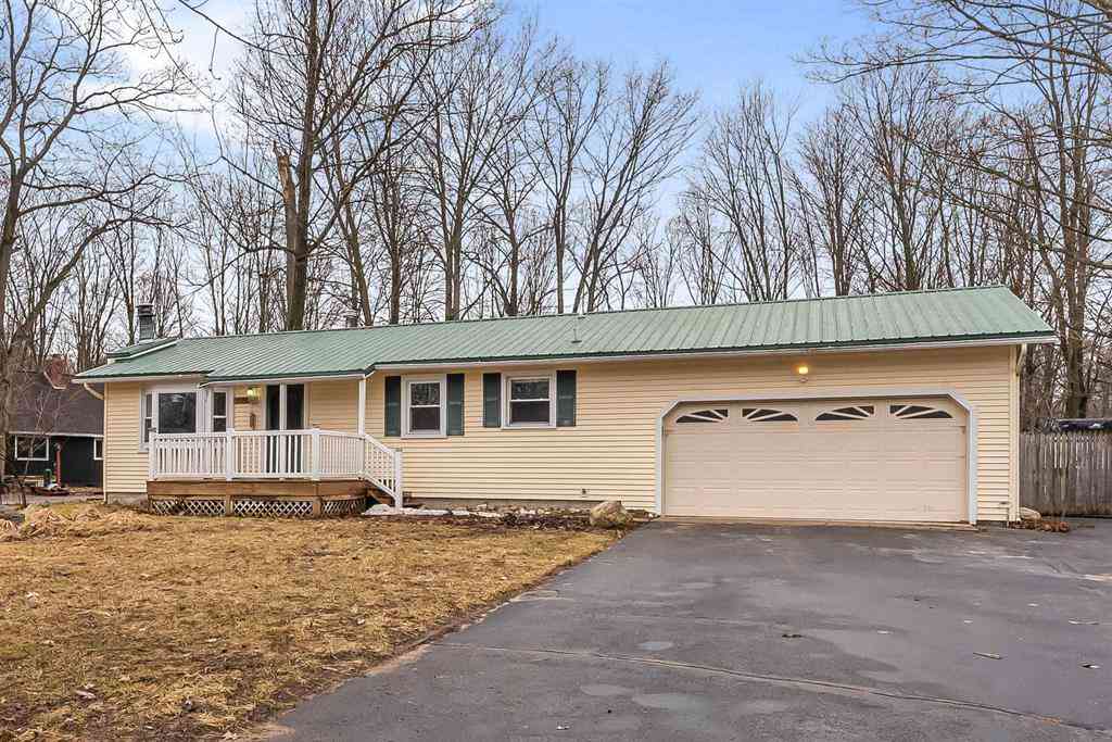 Homes For Sale - 1950 Lardie Road <br/> Traverse City, MI 49696