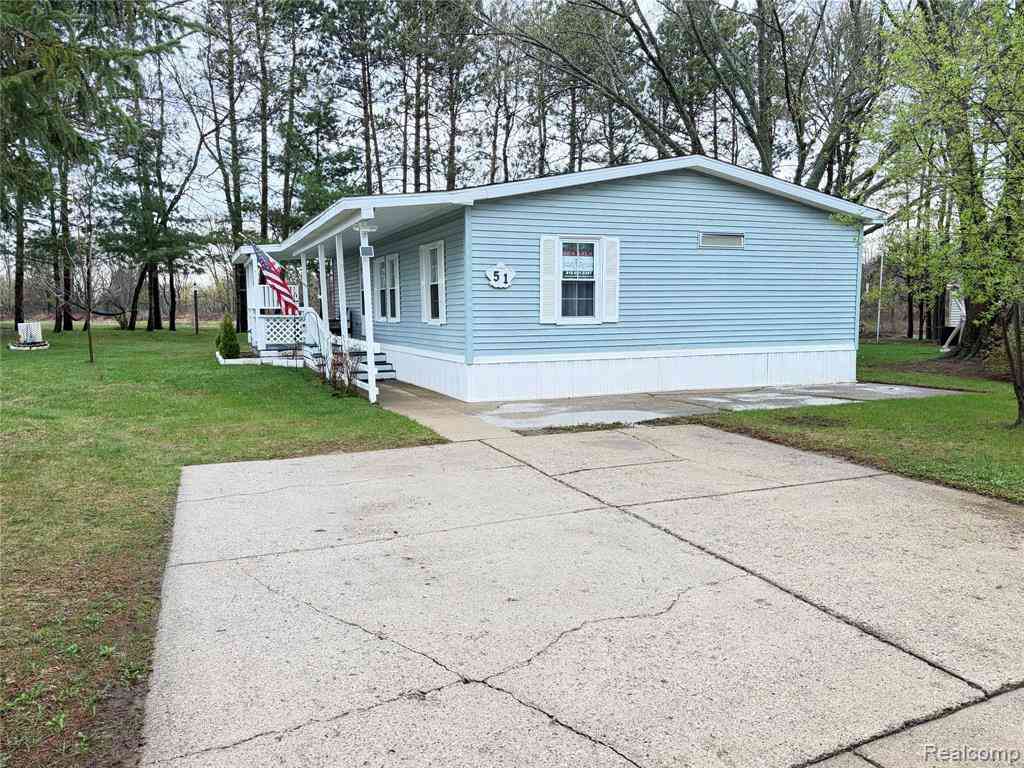 Homes For Sale - 51 Green Valley Rd  <br/> Flint, MI 48506