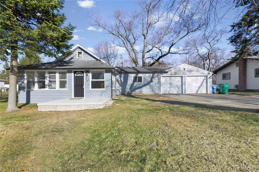 Homes For Sale - 3575 Knollview Avenue <br/> West Bloomfield, MI 48324