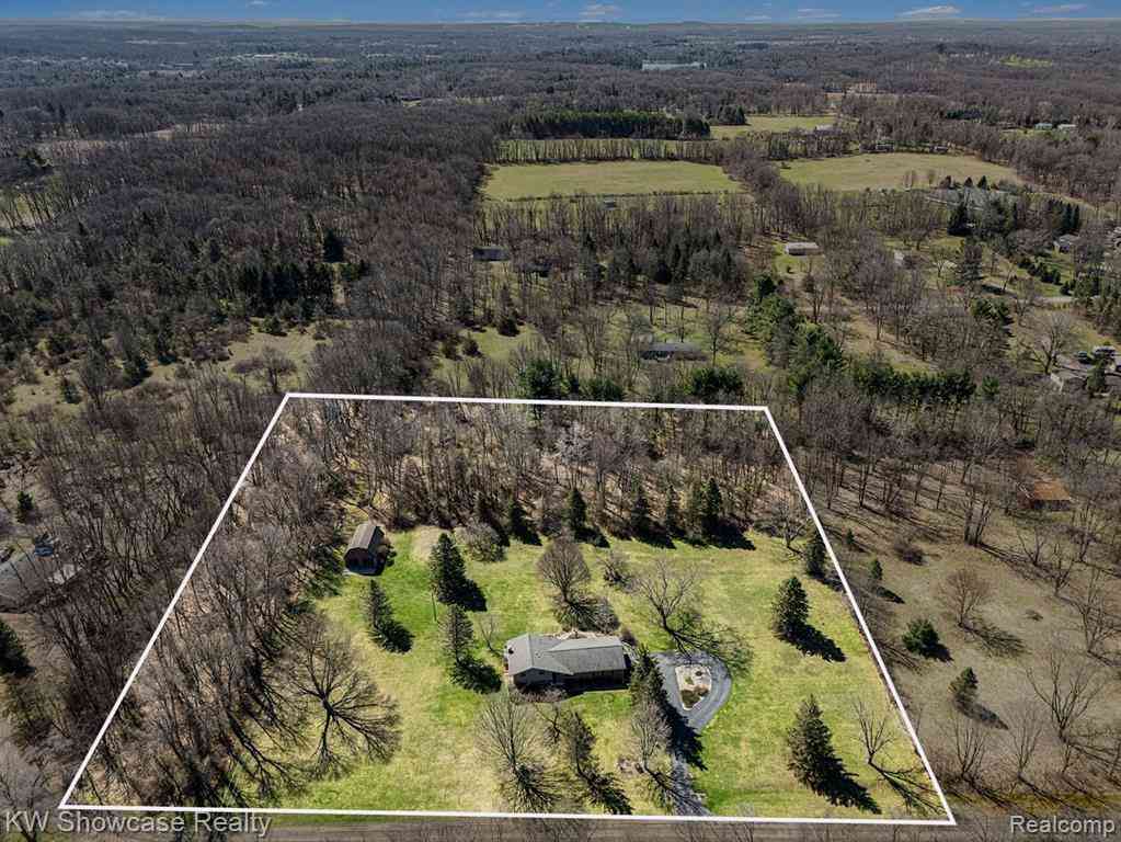 Homes For Sale - 4520 Stoney Acres Lane <br/> Highland, MI 48357