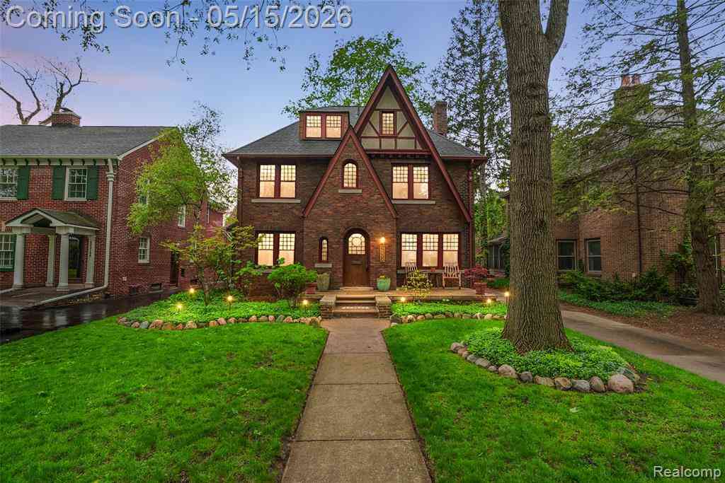 Homes For Sale - 26329 York Road <br/> Oakland County, Huntington Woods, MI 48070