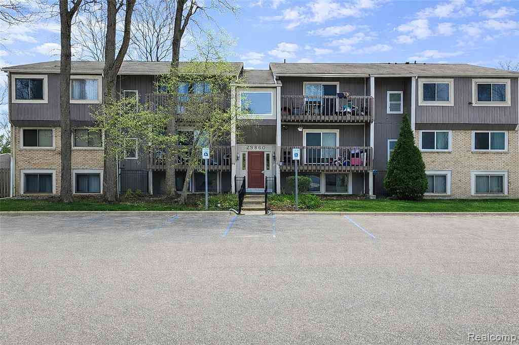 Condo For Sale - 29860 W 12 Mile Road  #604<br/> Farmington Hills, MI 48334