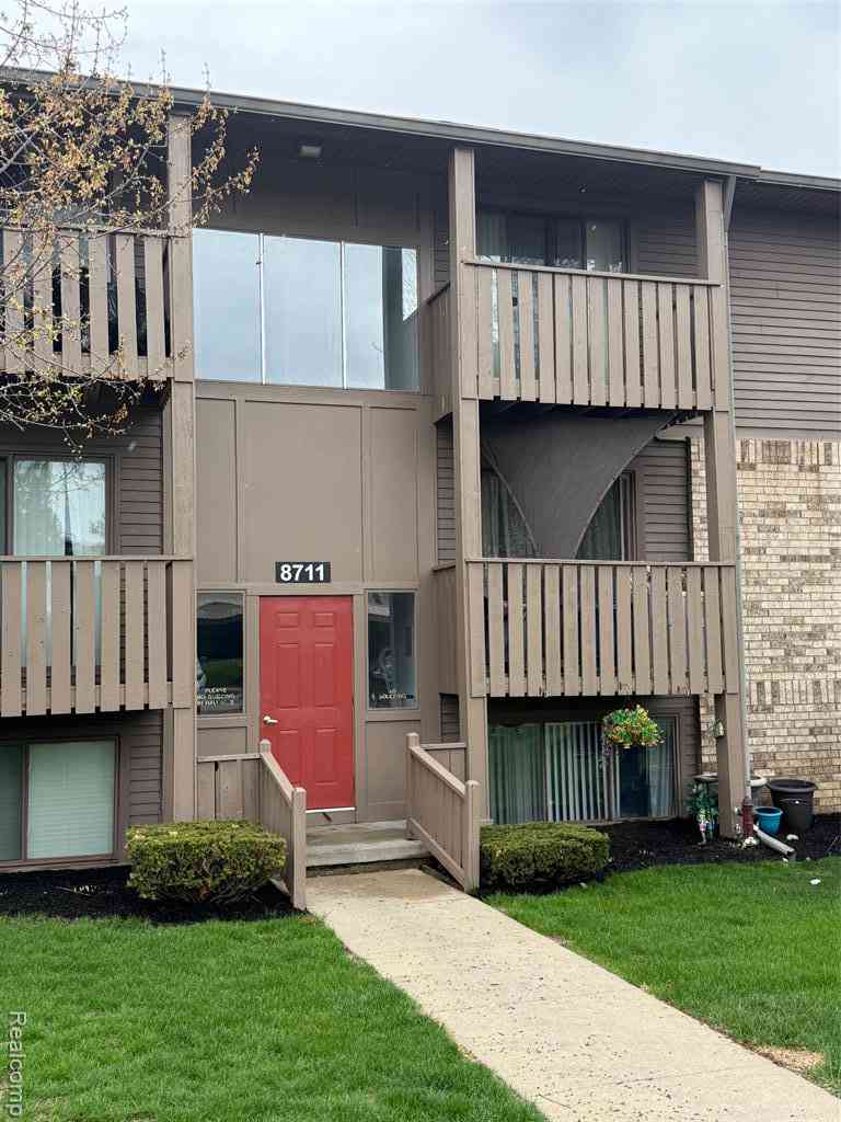 Condo For Rent - 8711 Candlewood Trail <br/> Livingston County, Brighton, MI 48116
