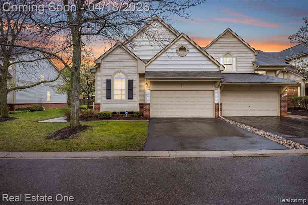 Condo For Sale - 38182 Saratoga Circle Circle <br/> Farmington Hills, MI 48331