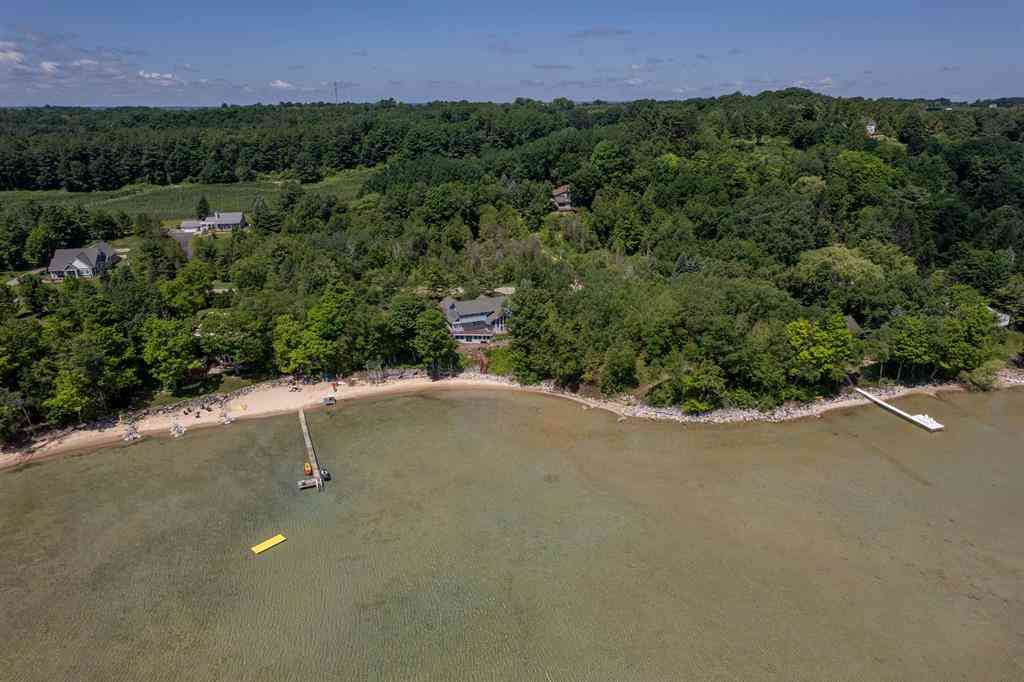 Homes For Sale - 14088 Bluff Road <br/> Traverse City, MI 49686
