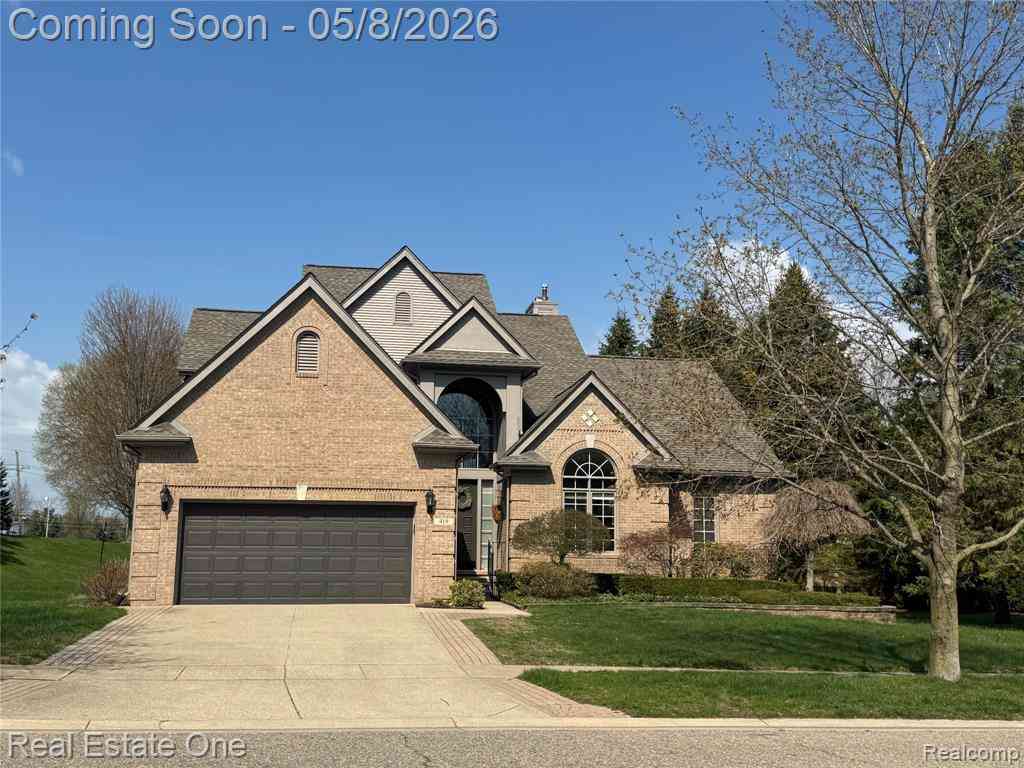 Homes For Sale - 419 Roundview Drive <br/> Rochester, MI 48307