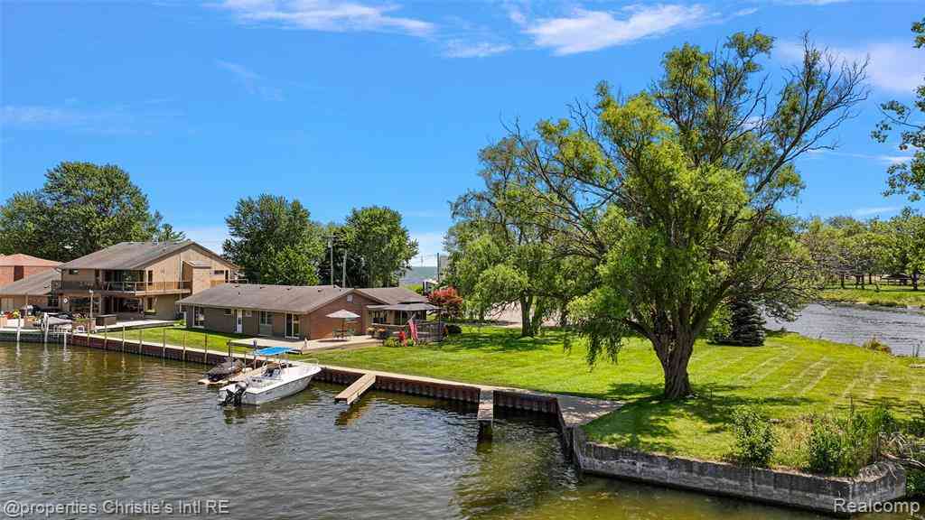 Homes For Sale - 37337 Lakeshore Drive <br/> Harrison Township, MI 48045
