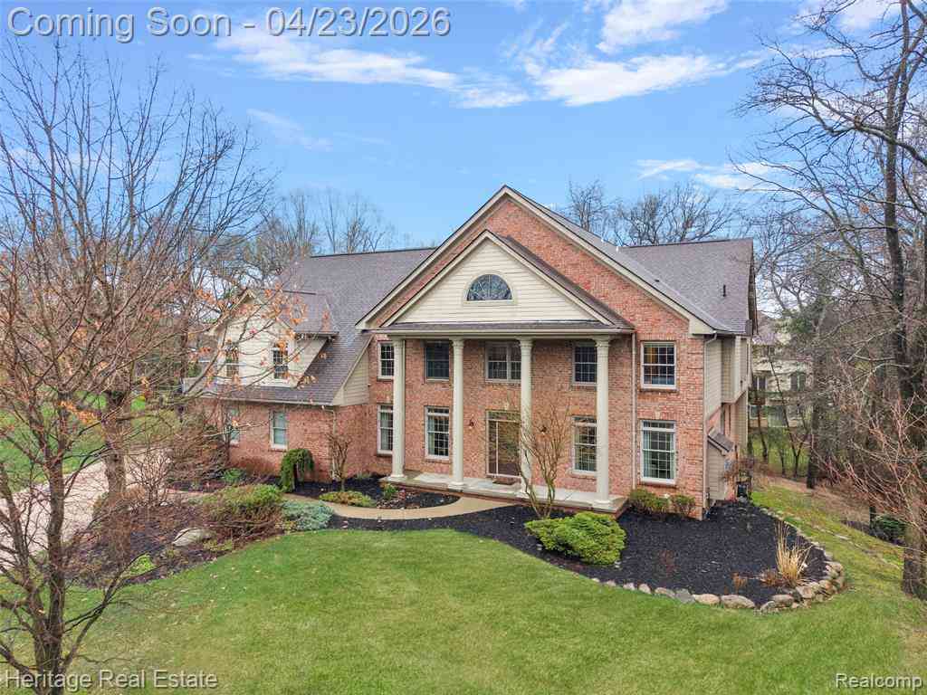 Homes For Sale - 1562 Eagle Trail <br/> Oxford, MI 48371
